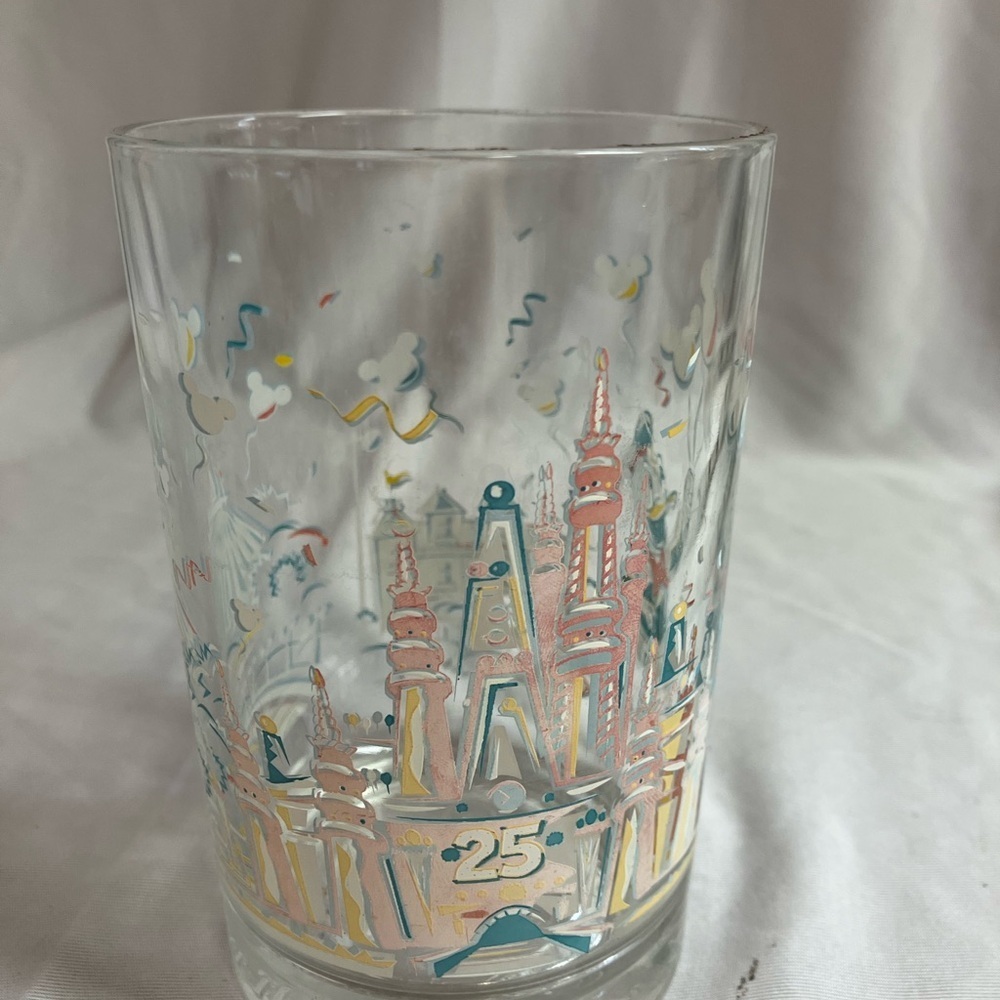 Disney Glass Tumbler with Red and Blue Illustrations - Picture 5 of 11